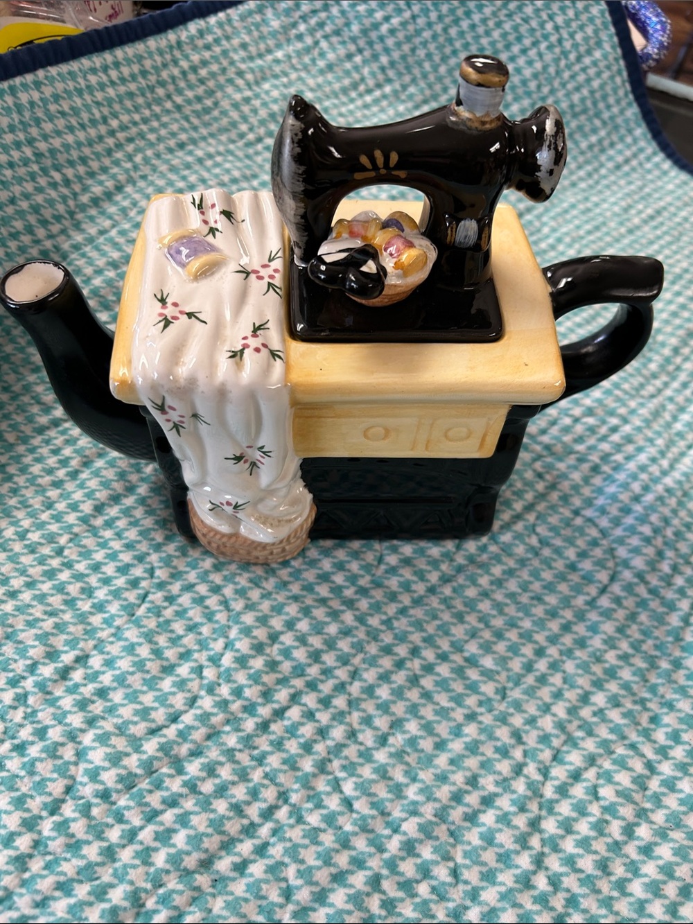 Ceramic Sewing Machine Teapot - Black and Cream